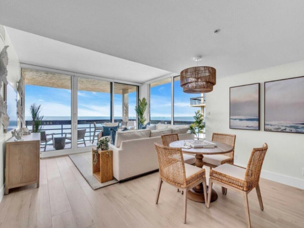 Beachfront Longboat Key Vacation Condo with Tennis Courts